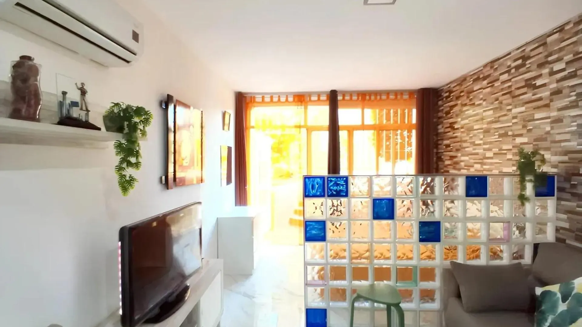 Apartment Comfortable Studio In Torremolinos With Shared Pool - 40 Sqm